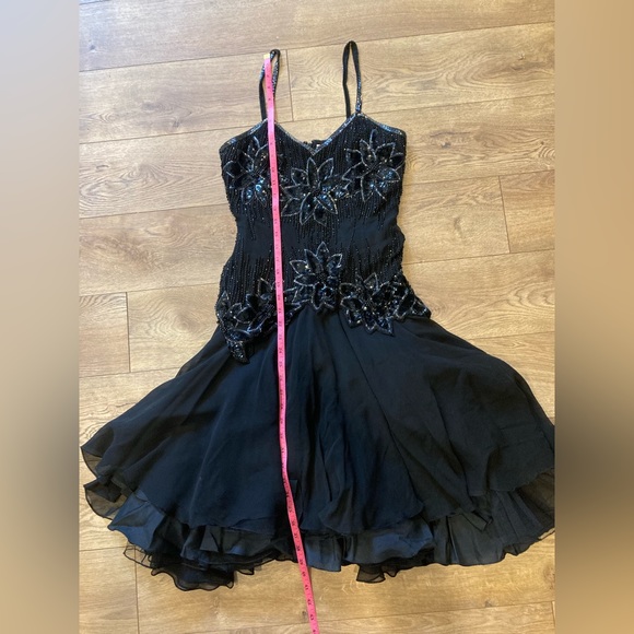 Black Tie silk beaded dress size 4 - Picture 9 of 10